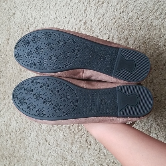 Flats - Picture 6 of 7